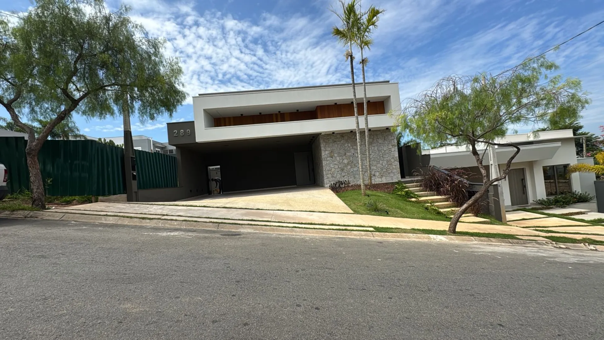 Residência de alto padrão entregue pela A&R